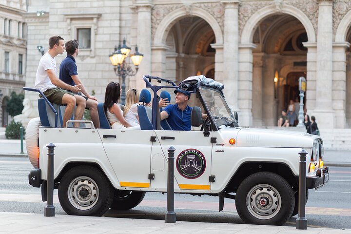 Private Budapest City Tour mit klassischem russischem Jeep oder G-Wagon! | wizardtrip