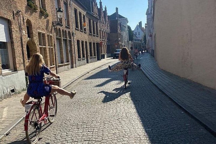 Guidet retro-sykkeltur gjennom Brugges historiske gater og skjulte perler, Belgia, foto 15 | wizardtrip