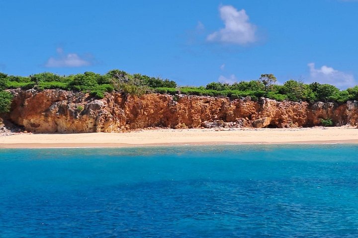 Luxury catamaran sailing and snorkeling tour in Sint Maarten with gourmet lunch and open bar, photo 12 | wizardtrip