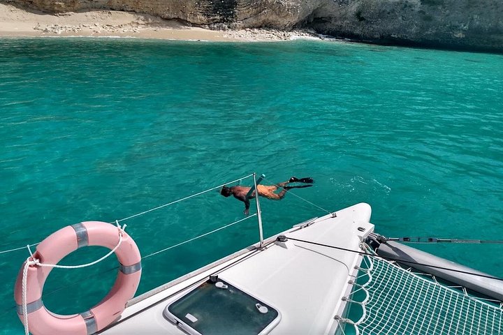 Luxury catamaran sailing and snorkeling tour in Sint Maarten with gourmet lunch and open bar, photo 14 | wizardtrip