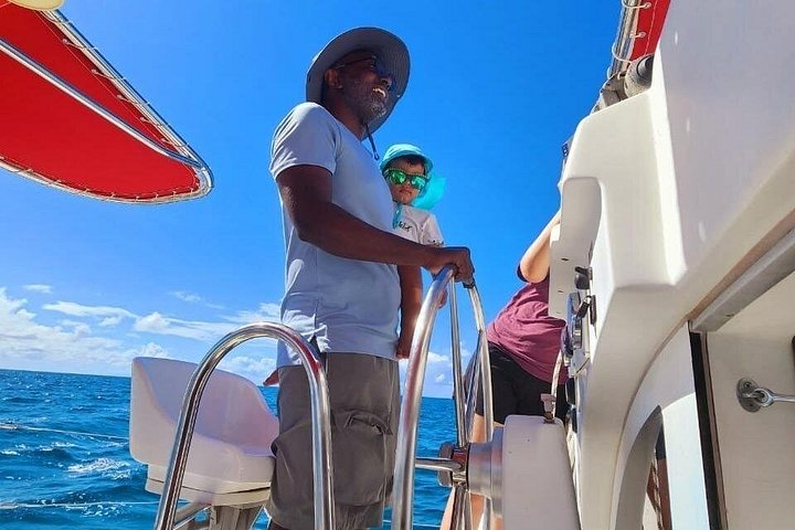 Luxury catamaran sailing and snorkeling tour in Sint Maarten with gourmet lunch and open bar, photo 23 | wizardtrip