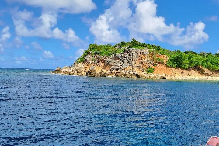 Luxury catamaran sailing and snorkeling tour in Sint Maarten with gourmet lunch and open bar, photo 29 | wizardtrip