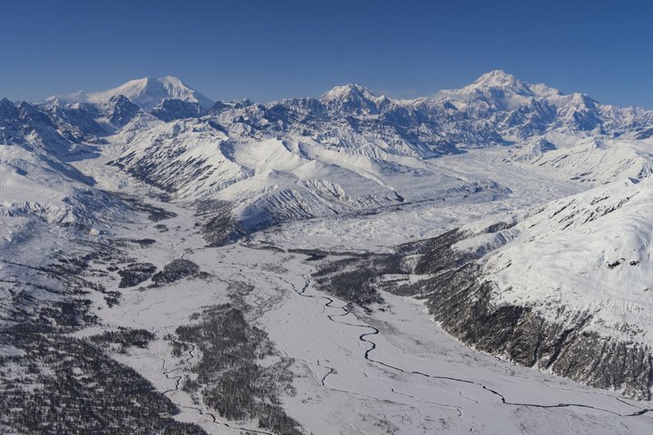 Naturskjønn flysightseeing-tur over Denali nasjonalpark, Alaska, som viser isbreer og fjell, foto 7 | wizardtrip
