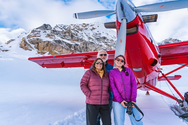 Naturskjønn flysightseeing-tur over Denali nasjonalpark, Alaska, som viser isbreer og fjell, foto 10 | wizardtrip