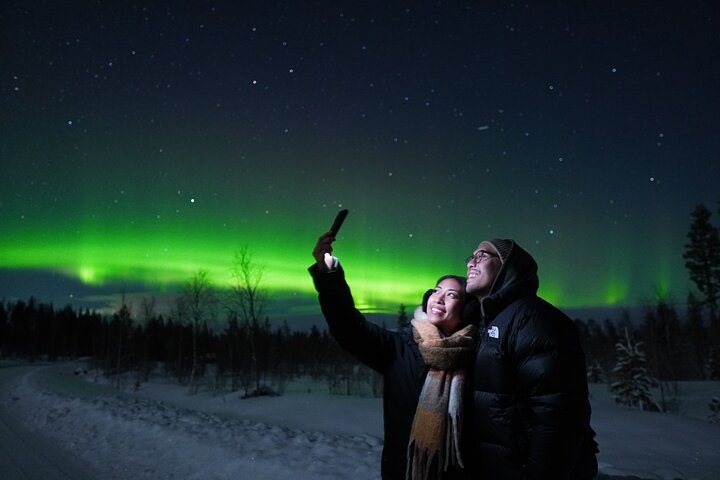 Experimente a magia da Aurora Boreal em uma caça guiada em Rovaniemi, Finlândia, com fotografia profissional, foto 23 | wizardtrip