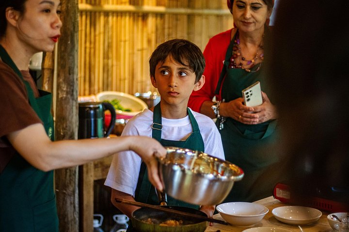 Praktisk vietnamesisk madlavningskursus med markedstur og kurvebådssejlads i Hoi Ans landskab, foto 28 | wizardtrip