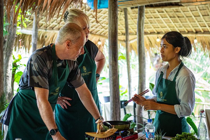 Praktisk vietnamesisk madlavningskursus med markedstur og kurvebådssejlads i Hoi Ans landskab, foto 33 | wizardtrip