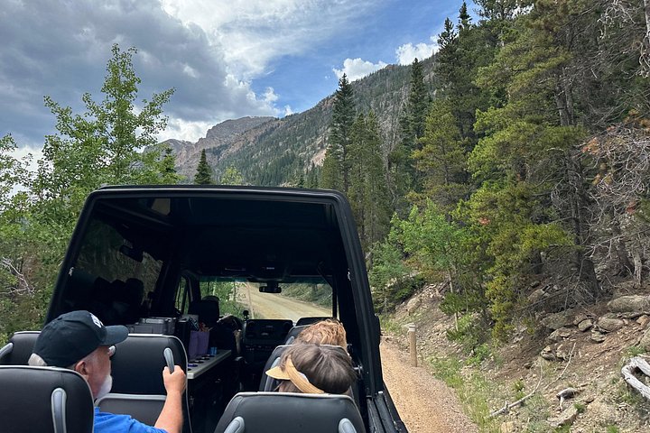 Naturskjønn tur i Rocky Mountain nasjonalpark i en varebil med glasstak, foto 30 | wizardtrip