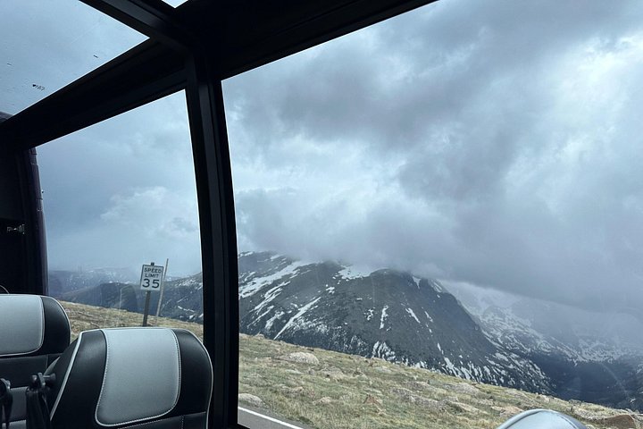 Naturskjønn tur i Rocky Mountain nasjonalpark i en varebil med glasstak, foto 36 | wizardtrip