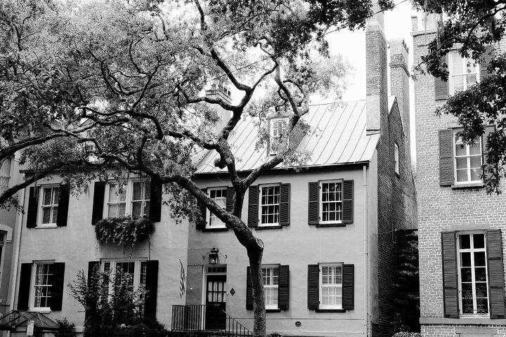 Nachtelijke spookwandeling in de historische wijk van Savannah, met bezoeken aan spookachtige locaties en begraafplaatsen, foto 28 | wizardtrip