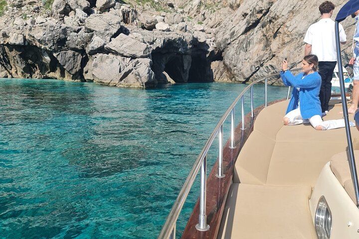 Båttur i liten grupp till Capri från Sorrento, med bad och ö-utforskning, foto 12 | wizardtrip