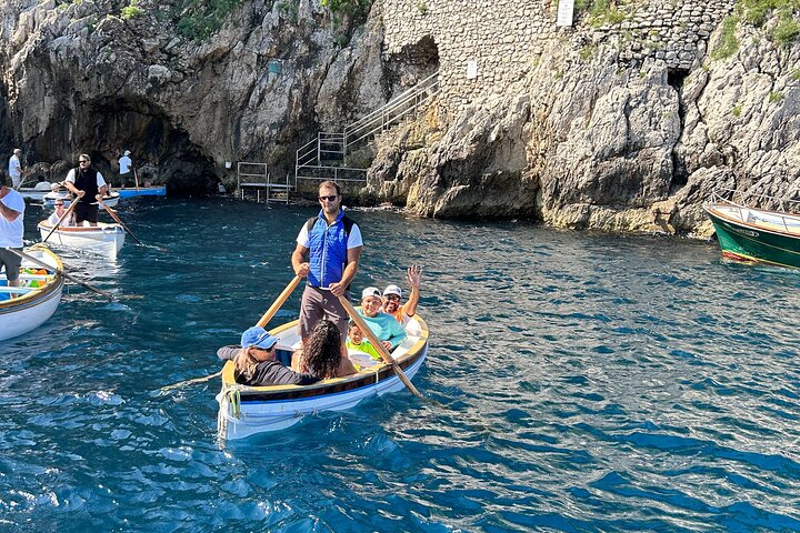 Båttur i liten grupp till Capri från Sorrento, med bad och ö-utforskning, foto 16 | wizardtrip