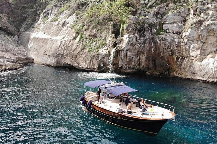 Båttur i liten grupp till Capri från Sorrento, med bad och ö-utforskning, foto 23 | wizardtrip