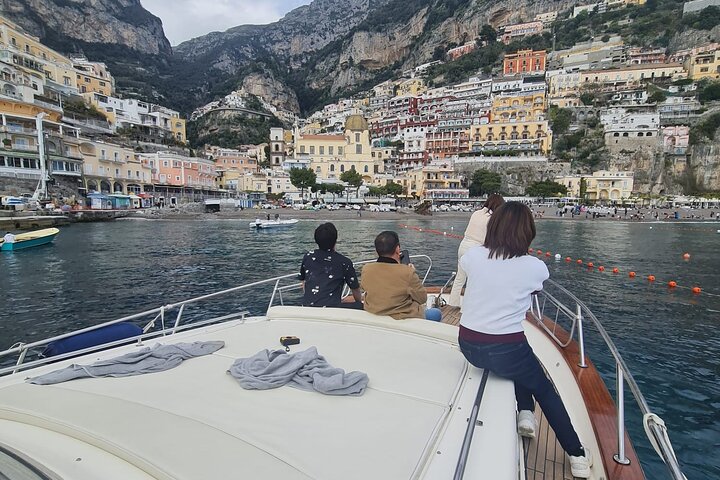 Small group boat tour along the Amalfi Coast from Sorrento, visiting Positano and Amalfi, photo 8 | wizardtrip