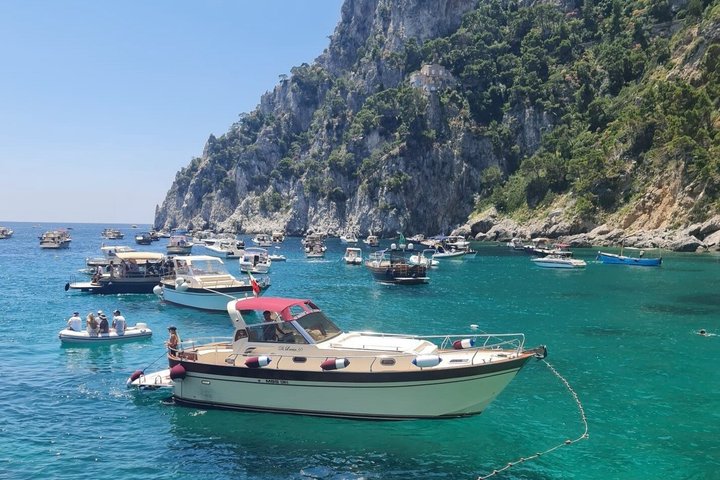 Small group boat tour along the Amalfi Coast from Sorrento, visiting Positano and Amalfi, photo 28 | wizardtrip