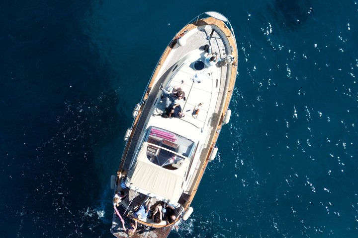 Small group boat tour along the Amalfi Coast from Sorrento, visiting Positano and Amalfi, photo 30 | wizardtrip