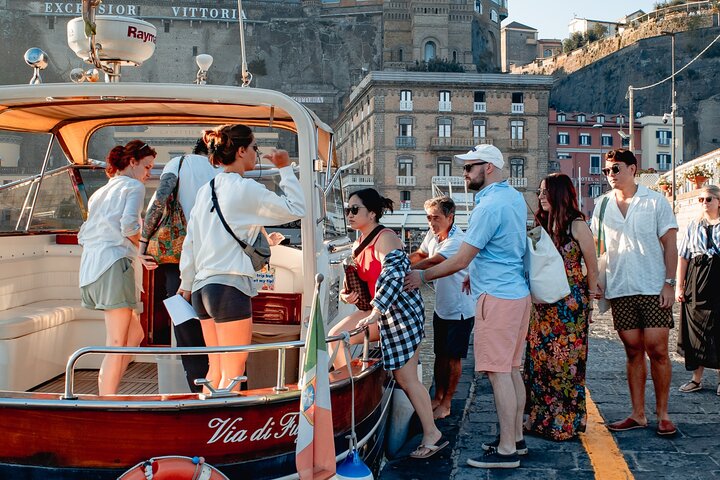 Small group boat tour to Capri from Sorrento, featuring the Blue Grotto and coastal sights, photo 15 | wizardtrip