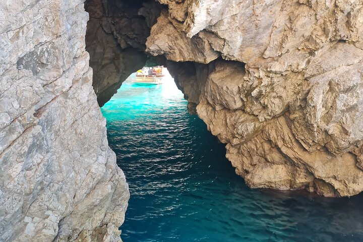 Small group boat tour to Capri from Sorrento, featuring the Blue Grotto and coastal sights, photo 26 | wizardtrip