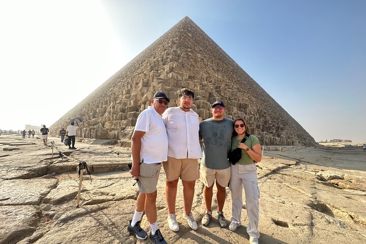 Explore as antigas Pirâmides de Gizé, a Esfinge e desfrute de um passeio de camelo neste tour privado completo do Cairo, foto 8 | wizardtrip