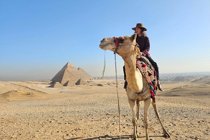 Explore as antigas Pirâmides de Gizé, a Esfinge e desfrute de um passeio de camelo neste tour privado completo do Cairo, foto 10 | wizardtrip