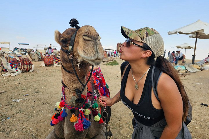 Explore as antigas Pirâmides de Gizé, a Esfinge e desfrute de um passeio de camelo neste tour privado completo do Cairo, foto 11 | wizardtrip