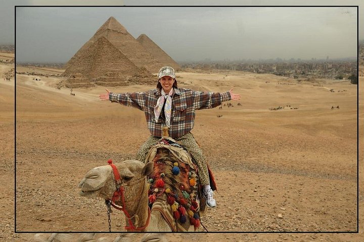 Explore as antigas Pirâmides de Gizé, a Esfinge e desfrute de um passeio de camelo neste tour privado completo do Cairo, foto 27 | wizardtrip
