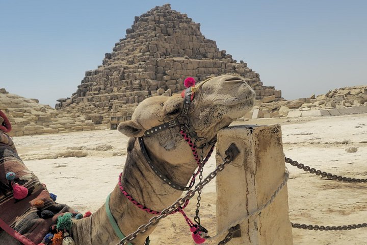Explore as antigas Pirâmides de Gizé, a Esfinge e desfrute de um passeio de camelo neste tour privado completo do Cairo, foto 33 | wizardtrip