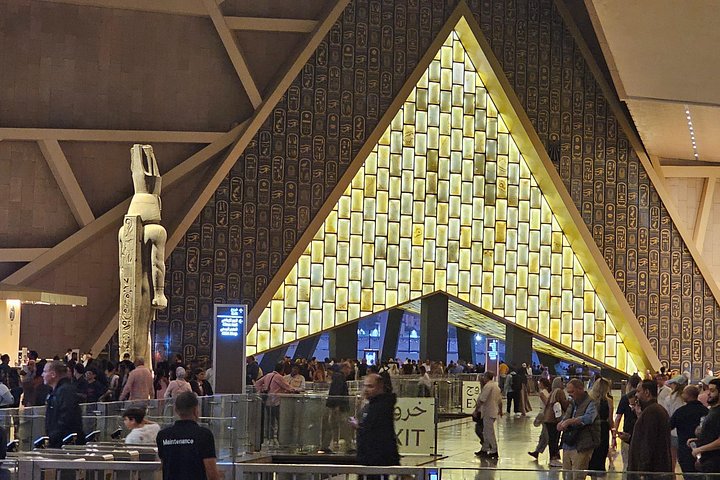 Tour privato VIP delle Piramidi di Giza, della Sfinge e del Gran Museo Egizio al Cairo, Egitto, foto 7 | wizardtrip