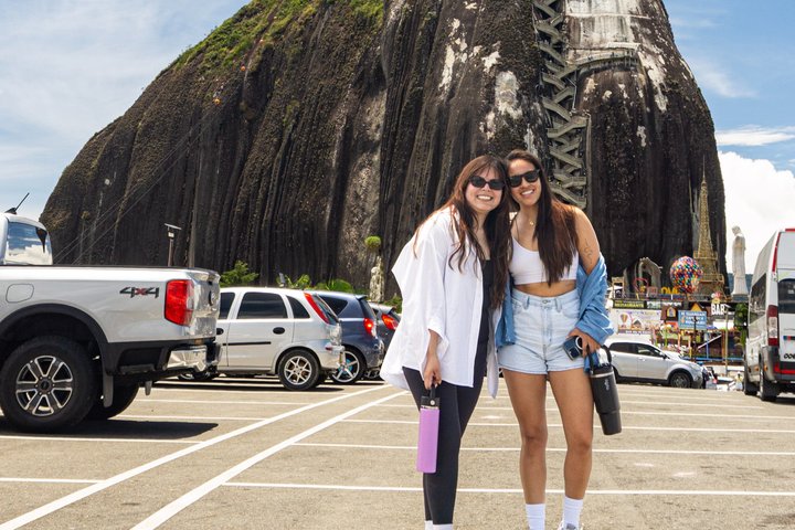 Excursion d'une journée à Guatapé et El Peñol depuis Medellín | wizardtrip