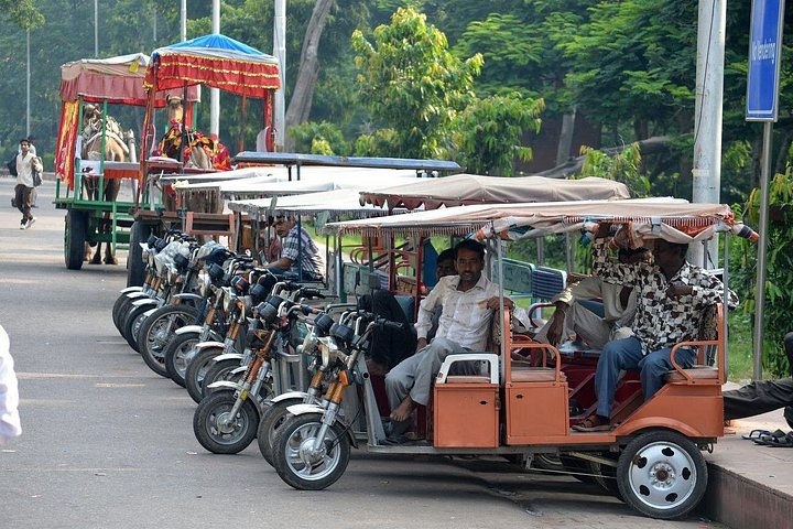 Utforska historiska platser och livliga marknader på en guidad tur i Gamla och Nya Delhi, foto 22 | wizardtrip