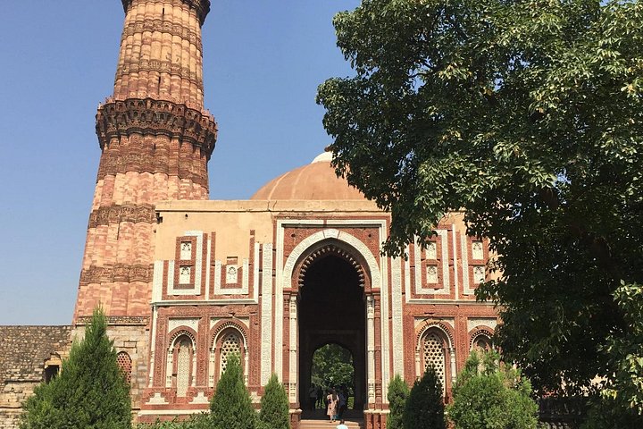 Utforska historiska platser och livliga marknader på en guidad tur i Gamla och Nya Delhi, foto 33 | wizardtrip