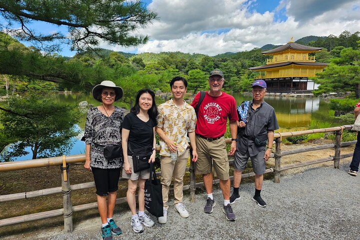 Guidet tidlig morgentur til Kyotos Fushimi Inari Shrine, Arashiyama bambusskog og Kinkakuji, foto 19 | wizardtrip