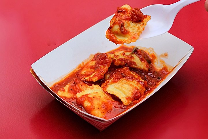 A delicious food tour exploring Chinatown and Little Italy in New York City, photo 7 | wizardtrip