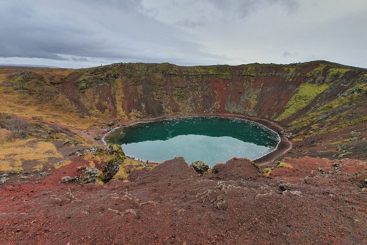 Small group tour exploring Iceland's Golden Circle, including Thingvellir, Geysir, Gullfoss, and the Blue Lagoon, photo 7 | wizardtrip