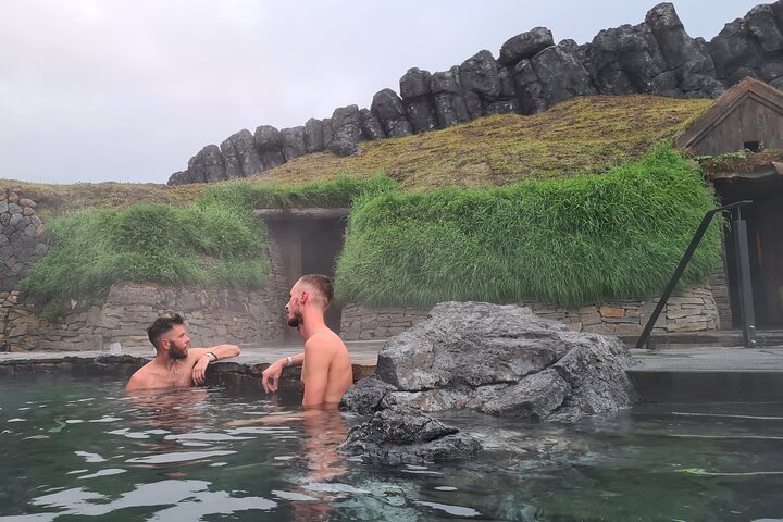 Tour Iceland's Golden Circle, visiting geysers, waterfalls, and the Sky Lagoon spa, photo 8 | wizardtrip