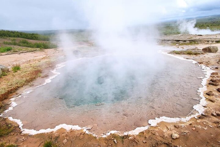 Tour Iceland's Golden Circle, visiting geysers, waterfalls, and the Sky Lagoon spa, photo 9 | wizardtrip