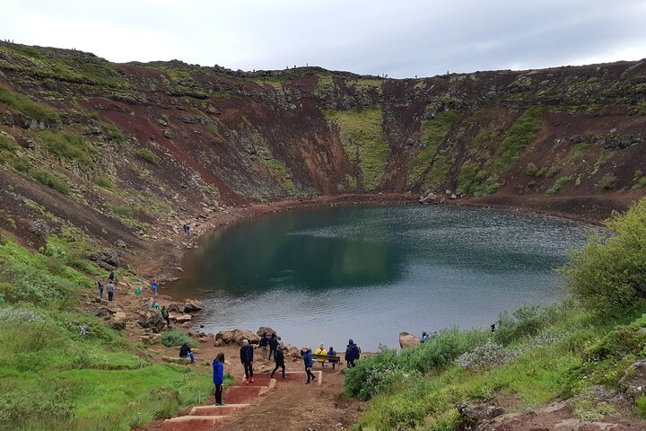 Tour Iceland's Golden Circle, visiting geysers, waterfalls, and the Sky Lagoon spa, photo 10 | wizardtrip