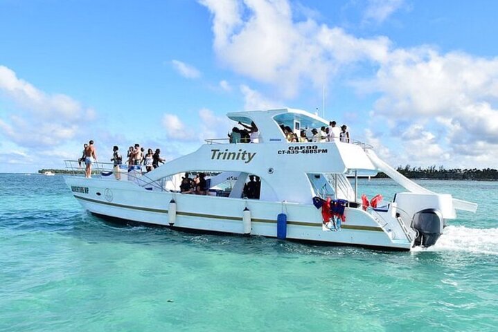 Punta Cana Hip Hop Party Boat Adults Only DJ & Open Bar | wizardtrip