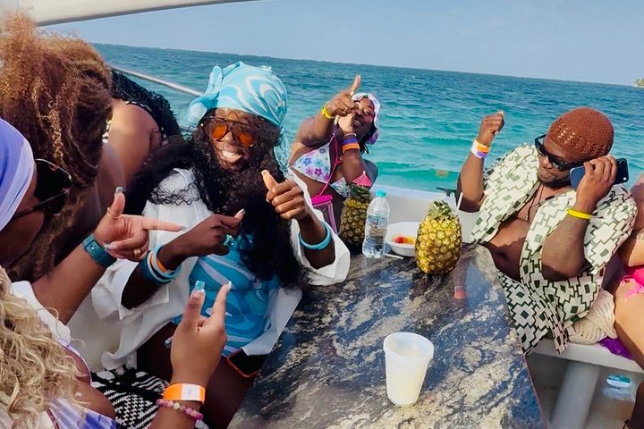 Hip Hop-partybåt endast för vuxna i Punta Cana med DJ, öppen bar och stopp vid sandbank, foto 8 | wizardtrip