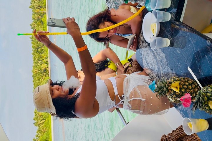 Hip Hop-partybåt endast för vuxna i Punta Cana med DJ, öppen bar och stopp vid sandbank, foto 16 | wizardtrip