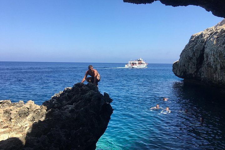 Aventure en jeep explorant des grottes marines, des ponts naturels et des plages à Ayia Napa, Chypre, photo 14 | wizardtrip