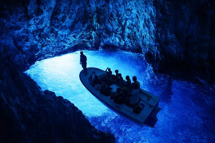 モンテネグロの青の洞窟とコトル湾を巡るボートツアー、写真7 | wizardtrip