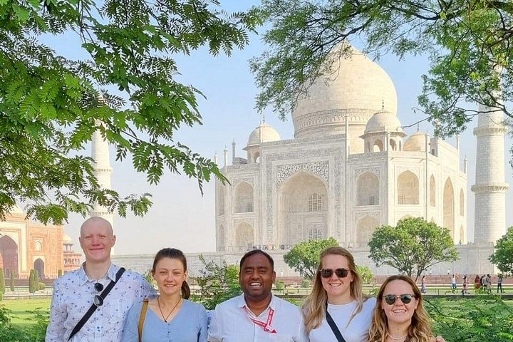 Visite au lever du soleil du Taj Mahal à Agra, en Inde, présentant son architecture emblématique en marbre, photo 9 | wizardtrip