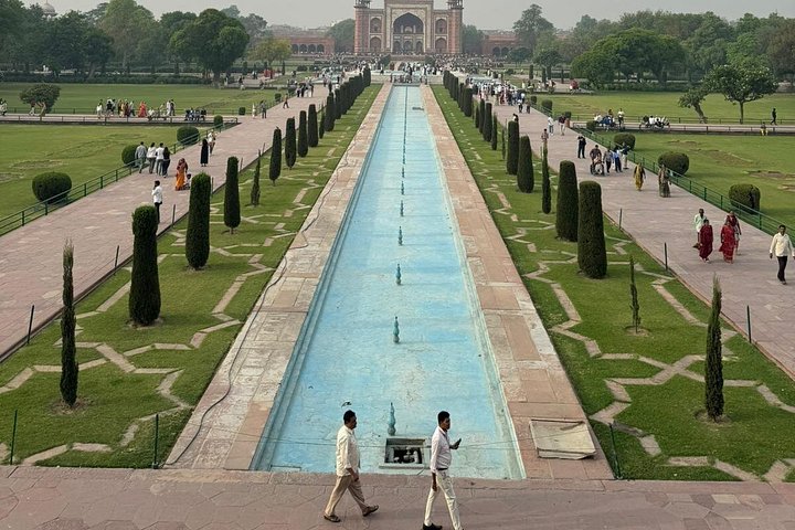 Visite au lever du soleil du Taj Mahal à Agra, en Inde, présentant son architecture emblématique en marbre, photo 10 | wizardtrip
