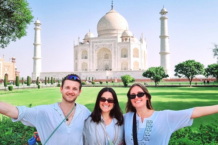 Visite au lever du soleil du Taj Mahal à Agra, en Inde, présentant son architecture emblématique en marbre, photo 14 | wizardtrip
