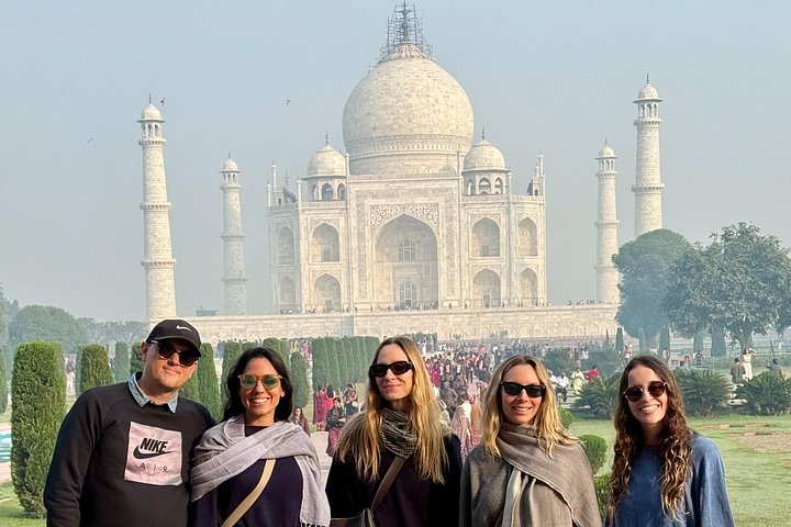 Visite au lever du soleil du Taj Mahal à Agra, en Inde, présentant son architecture emblématique en marbre, photo 16 | wizardtrip
