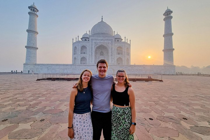 Visite au lever du soleil du Taj Mahal à Agra, en Inde, présentant son architecture emblématique en marbre, photo 21 | wizardtrip