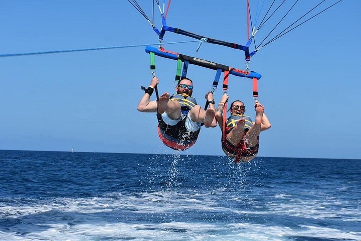 Paraseilingseventyr over det klare vannet i Waikiki, Hawaii, med utsikt over Diamond Head, foto 11 | wizardtrip