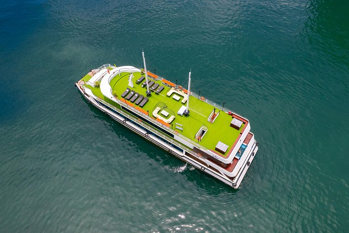 Croisière de luxe d'une journée dans la baie d'Halong, Vietnam, avec grottes, îles et transfert en limousine, photo 8 | wizardtrip