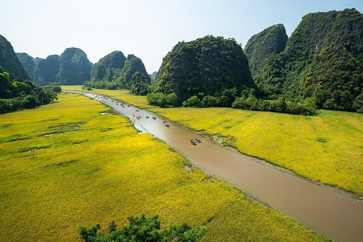 Full-day tour exploring Ninh Binh's heritage sites, including Hoa Lu, Tam Coc, and Mua Cave, from Hanoi, photo 6 | wizardtrip
